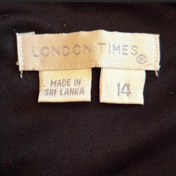 Christmas Dress!!London Times red and black daisy lace midi dress, size 14 - Picture 6 of 7